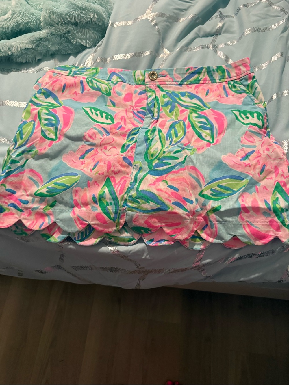 Lilly Pulitzer Pink Floral Scallop Hem Skort  on Light Blue